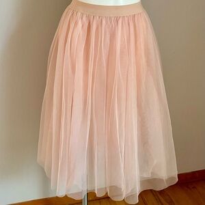 Beautiful Pale Pink Tulle skirt by Haute Monde - Sz M